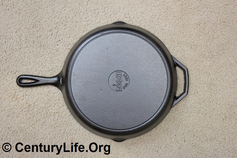 Lodge Cast-Iron Skillet L10SK3ASHH41B, 12-Inch and Lodge SCRAPERPK