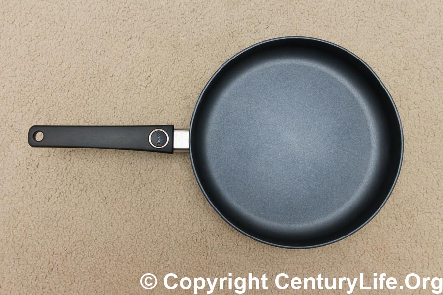 Non-stick pan TITANIUM NOWO 32 cm, for induction, removable handle, titanium,  WOLL 